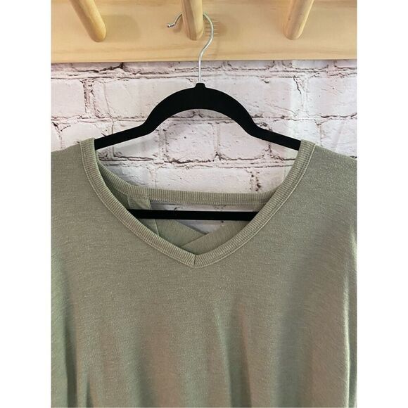 Balance Collection womans top - Picture 4 of 6